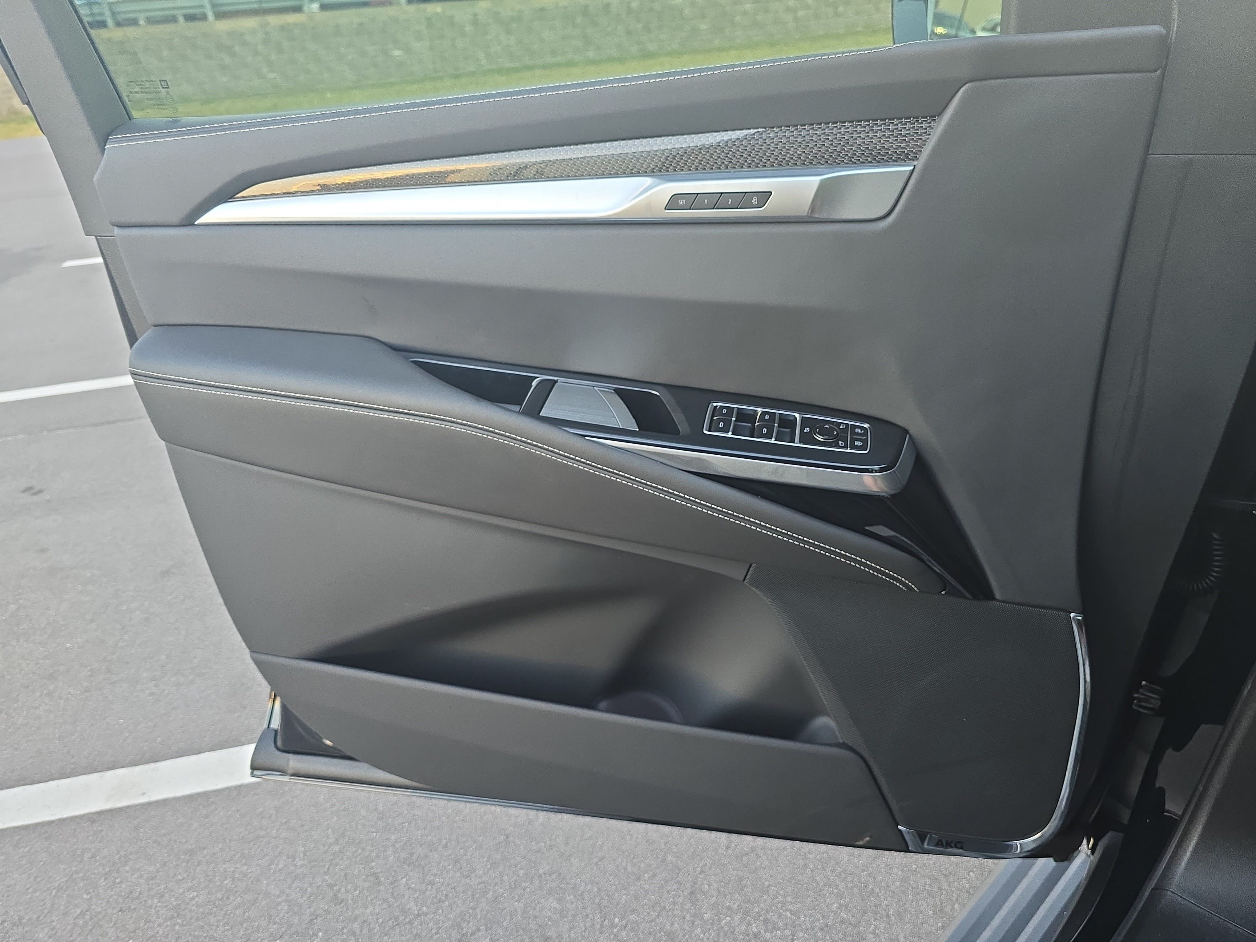 Certified 2026 Cadillac Escalade V AWD/4WD image 28