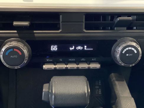 Used 2024 Toyota Tacoma TRD Off-Road AWD/4WD image 21