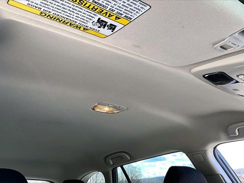 Used 2017 Subaru Outback 2.5i Premium image 19