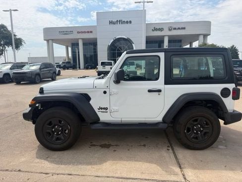 Used 2021 Jeep Wrangler Sport AWD/4WD image 4