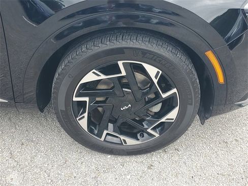 Used 2023 Kia Sportage SX image 7