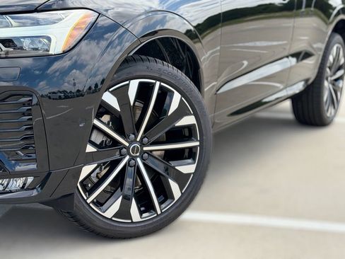 New 2026 Volvo XC60 B5 Ultra w/ Protection Package Premier AWD/4WD image 7