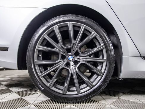 Used 2020 BMW 740i w/ M Sport Package RWD image 20