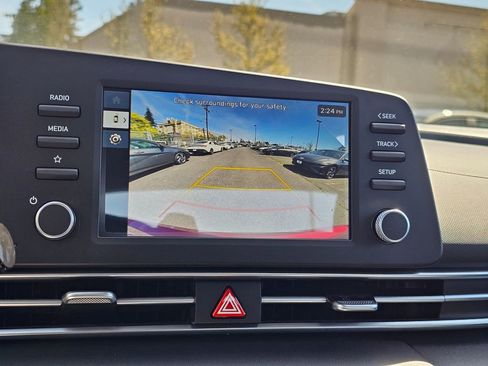 Used 2025 Hyundai Elantra SE FWD image 21