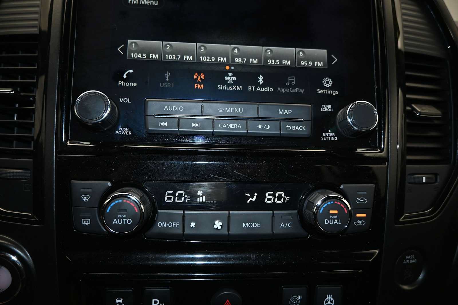 Used 2024 Nissan Titan PRO-4X w/ Pro-4x Convenience Package AWD/4WD image 13
