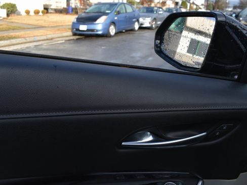 Used 2019 Cadillac XT4 Luxury w/ Cold Weather Package image 13