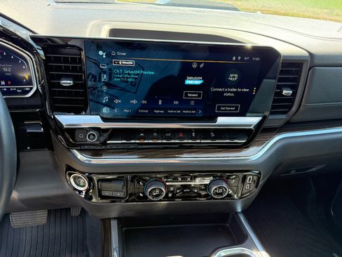 Used 2023 Chevrolet Silverado 1500 LT Trail Boss w/ Convenience Package II AWD/4WD image 23
