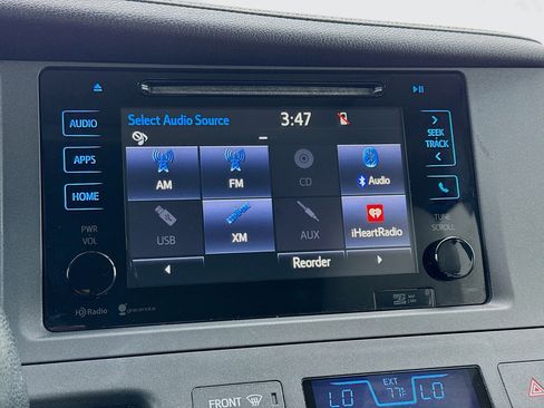 Used 2015 Toyota Sienna XLE image 11