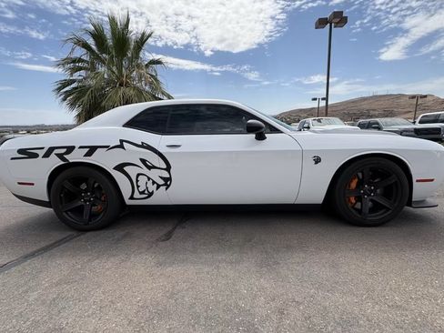 Used 2022 Dodge Challenger SRT Hellcat w/ Plus Package RWD image 6