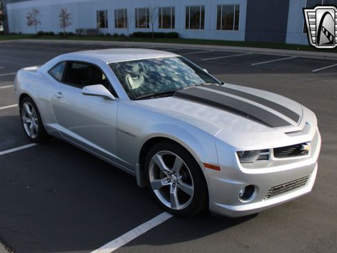 Used 2010 Chevrolet Camaro SS w/ RS Package image 7