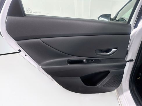 Used 2025 Hyundai Elantra Limited FWD image 27