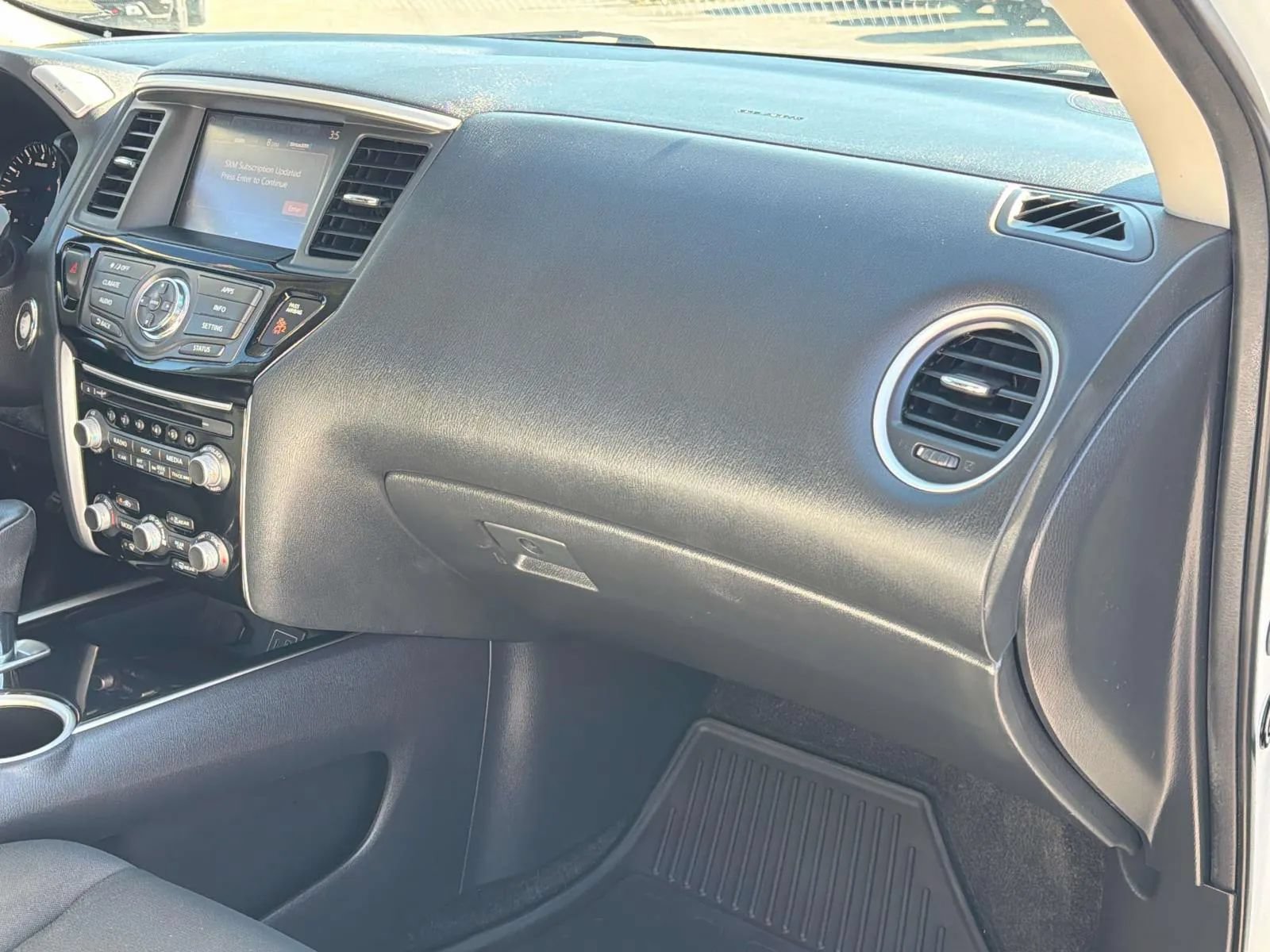 Used 2019 Nissan Pathfinder SV FWD image 25