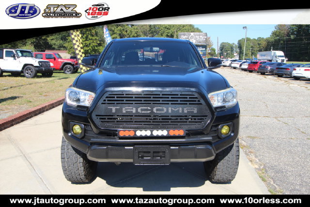 Used 2017 Toyota Tacoma TRD Off-Road w/ Tow Package (A/T) AWD/4WD image 2