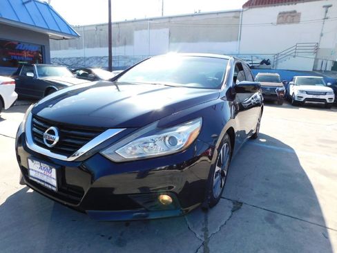 Used 2017 Nissan Altima 2.5 SV image 3