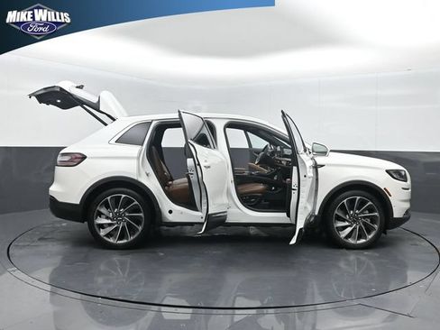 Used 2021 Lincoln Nautilus Reserve w/ Equipment Group 201A FWD image 27