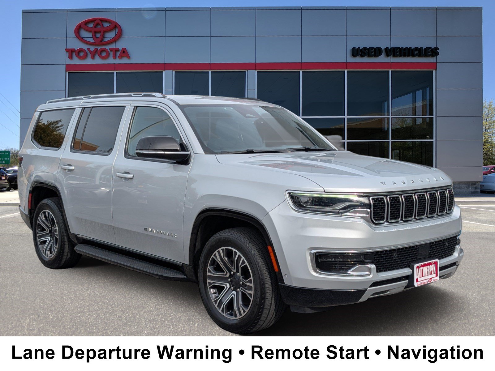 Used 2024 Jeep Wagoneer Series II AWD/4WD image 1