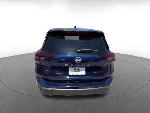 Used 2025 Nissan Rogue SV FWD image 12