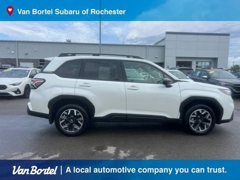 Certified 2025 Subaru Forester Premium AWD/4WD image 7