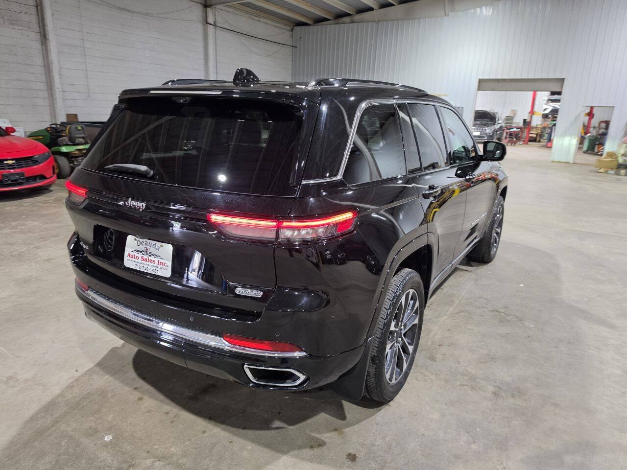 Used 2022 Jeep Grand Cherokee Overland w/ Adv Protech Group III AWD/4WD image 10
