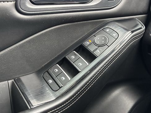 Used 2023 Nissan Rogue SL image 12