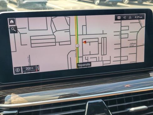 Used 2022 BMW 540i xDrive w/ Premium Package image 13