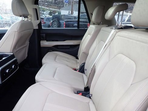 Used 2024 Ford Expedition Limited image 19