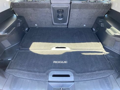 Used 2019 Nissan Rogue S FWD image 11