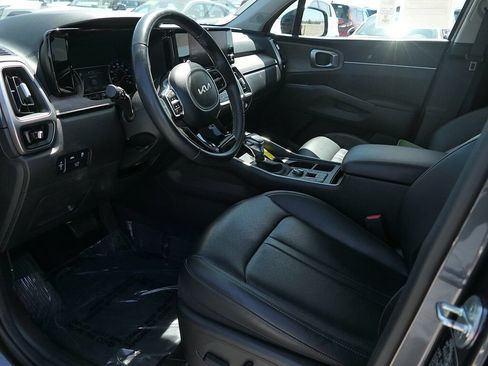 Used 2023 Kia Sorento EX w/ Panoramic Sunroof Package FWD image 12