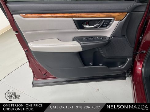 Used 2018 Honda CR-V Touring image 19