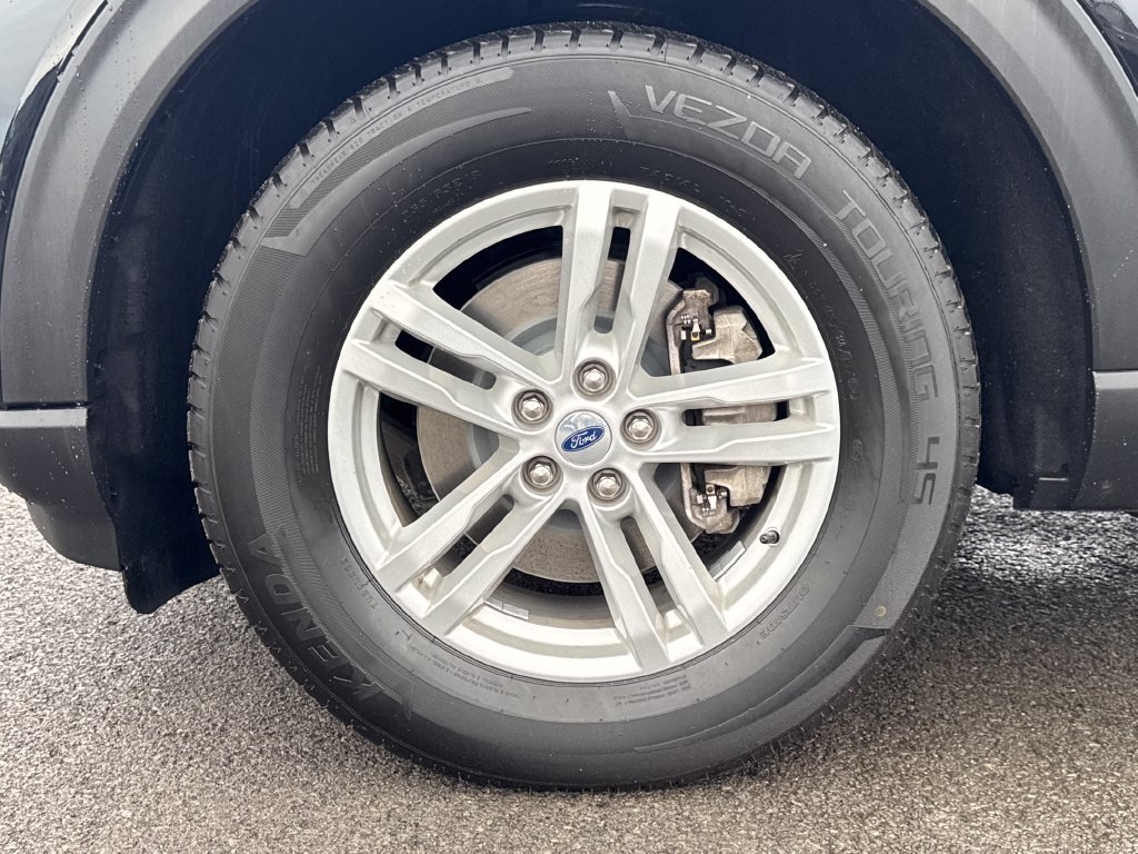 Used 2021 Ford Explorer XLT w/ Equipment Group 202A AWD/4WD image 19