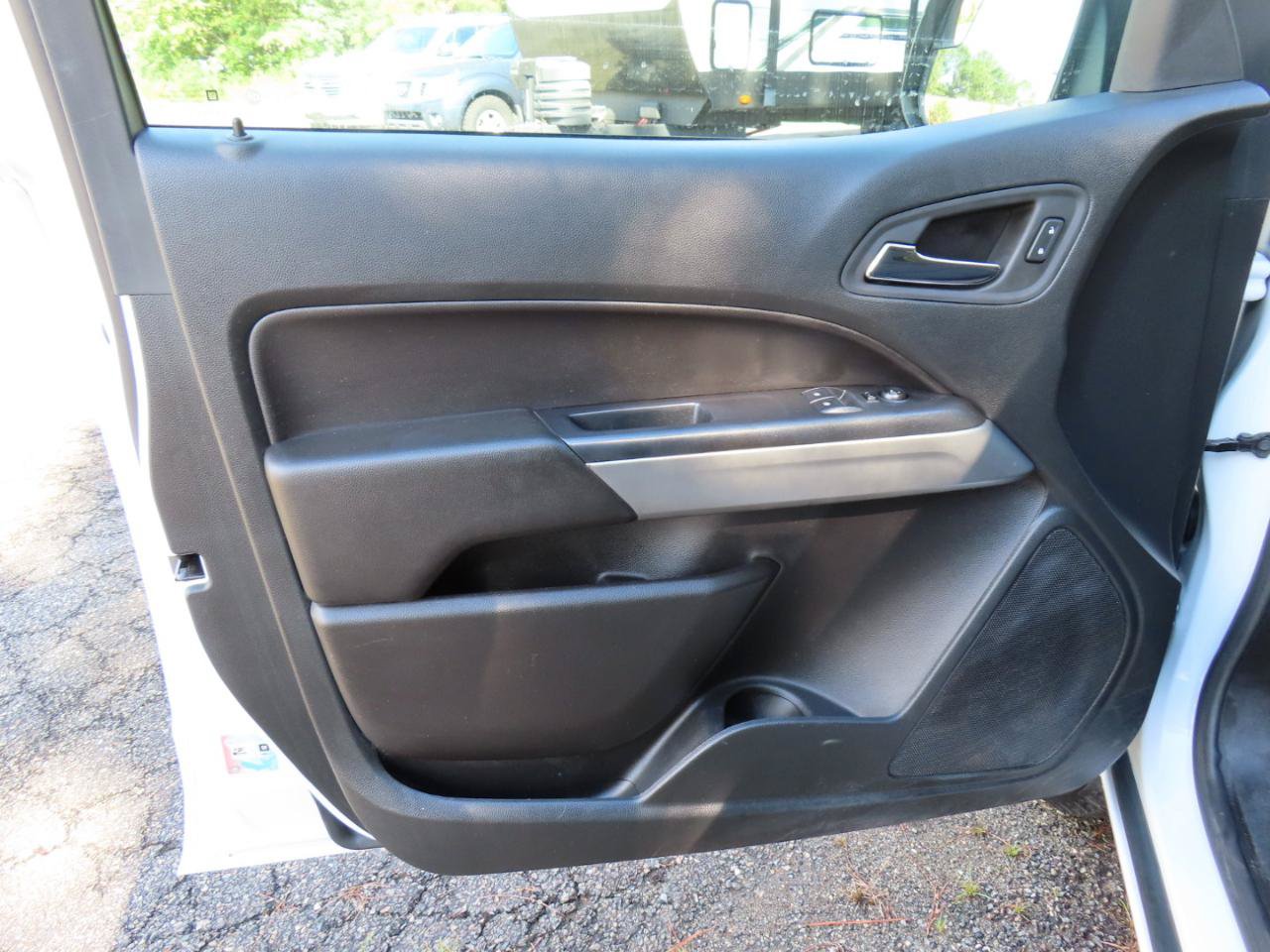 Used 2022 Chevrolet Colorado LT w/ Fleet Safety Package RWD image 19