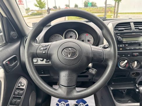 Used 2004 Toyota RAV4 4WD image 19