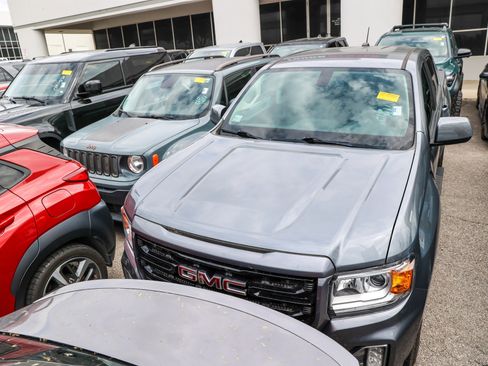 Used 2022 GMC Canyon Elevation w/ Trailering Package image 3