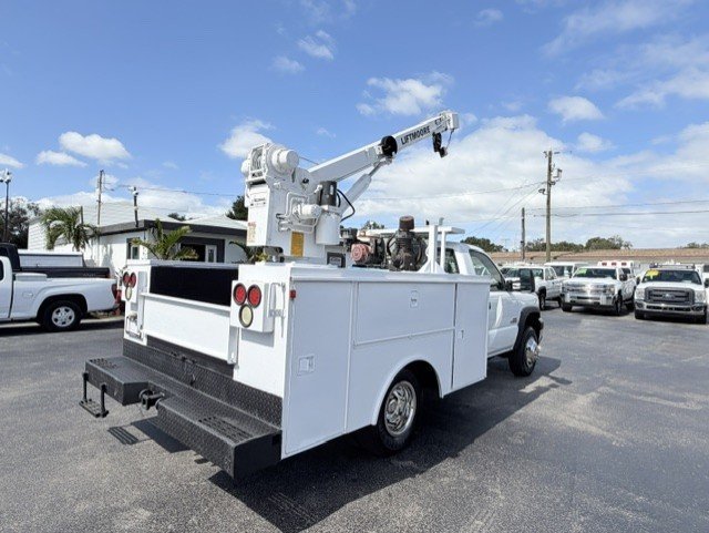 Used 2006 Chevrolet Silverado 3500 2WD Regular Cab image 5