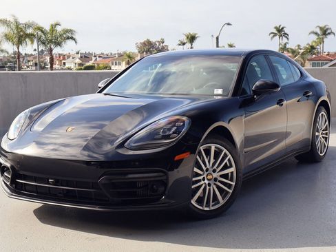 Certified 2023 Porsche Panamera 4 Platinum Edition image 1