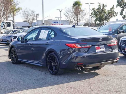 Used 2025 Toyota Camry SE image 6