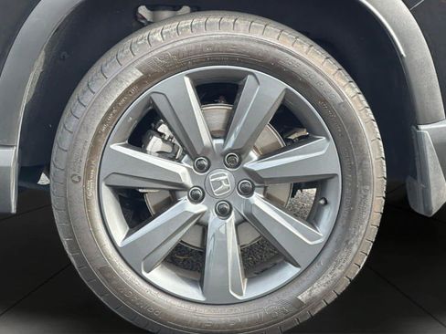 Used 2025 Honda Pilot Sport image 11