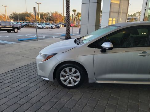 Used 2022 Toyota Corolla LE image 28