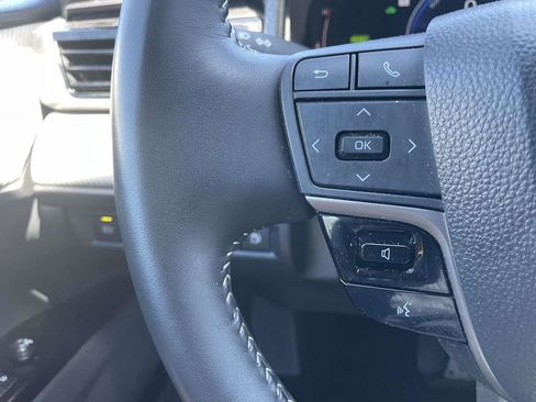Used 2025 Toyota Camry SE FWD image 33