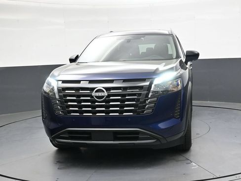 Certified 2026 Nissan Pathfinder SV w/ SV Premium Package FWD image 14