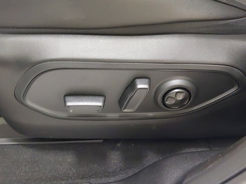 New 2025 Jeep Grand Cherokee Altitude image 37