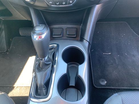 Used 2017 Chevrolet Cruze LT image 15