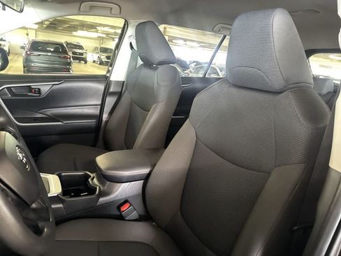 Used 2025 Toyota RAV4 LE AWD/4WD image 13