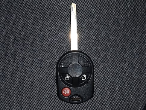 Used 2018 Ford Escape SE image 32