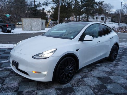 Used 2020 Tesla Model Y Performance image 15