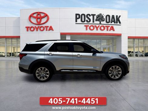 Used 2025 Ford Explorer Active w/ Active Comfort Package AWD/4WD image 8