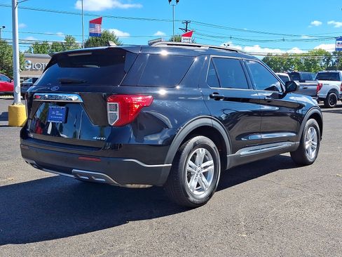 Used 2022 Ford Explorer XLT w/ Equipment Group 202A AWD/4WD image 7