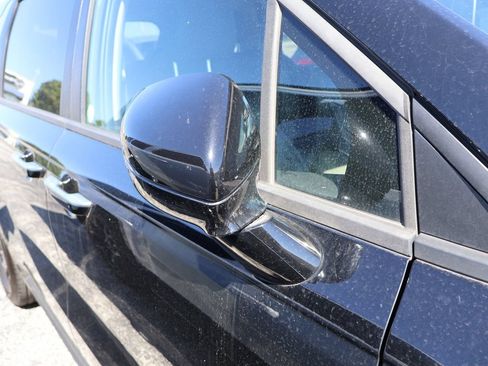 Used 2025 Kia Carnival FWD image 14