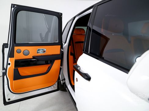 Certified 2025 Rolls-Royce Cullinan image 27