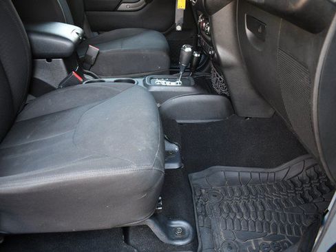 Used 2015 Jeep Wrangler Unlimited Sport w/ Quick Order Package 24S AWD/4WD image 25